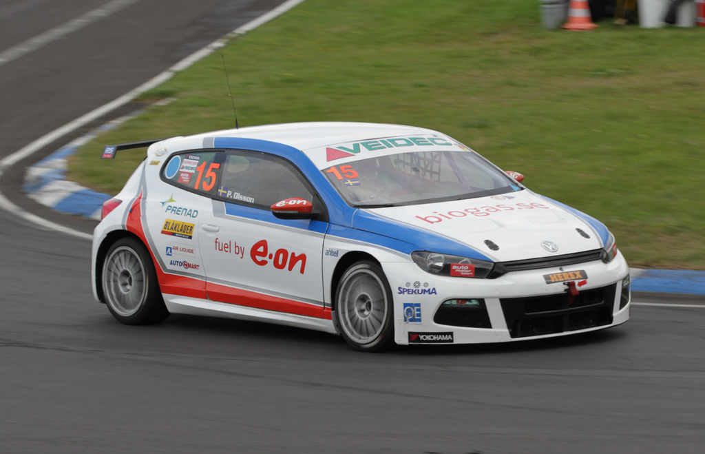 Patrik Olsson i hans gas drevne VW
(Foto: Motorsporten.dk)